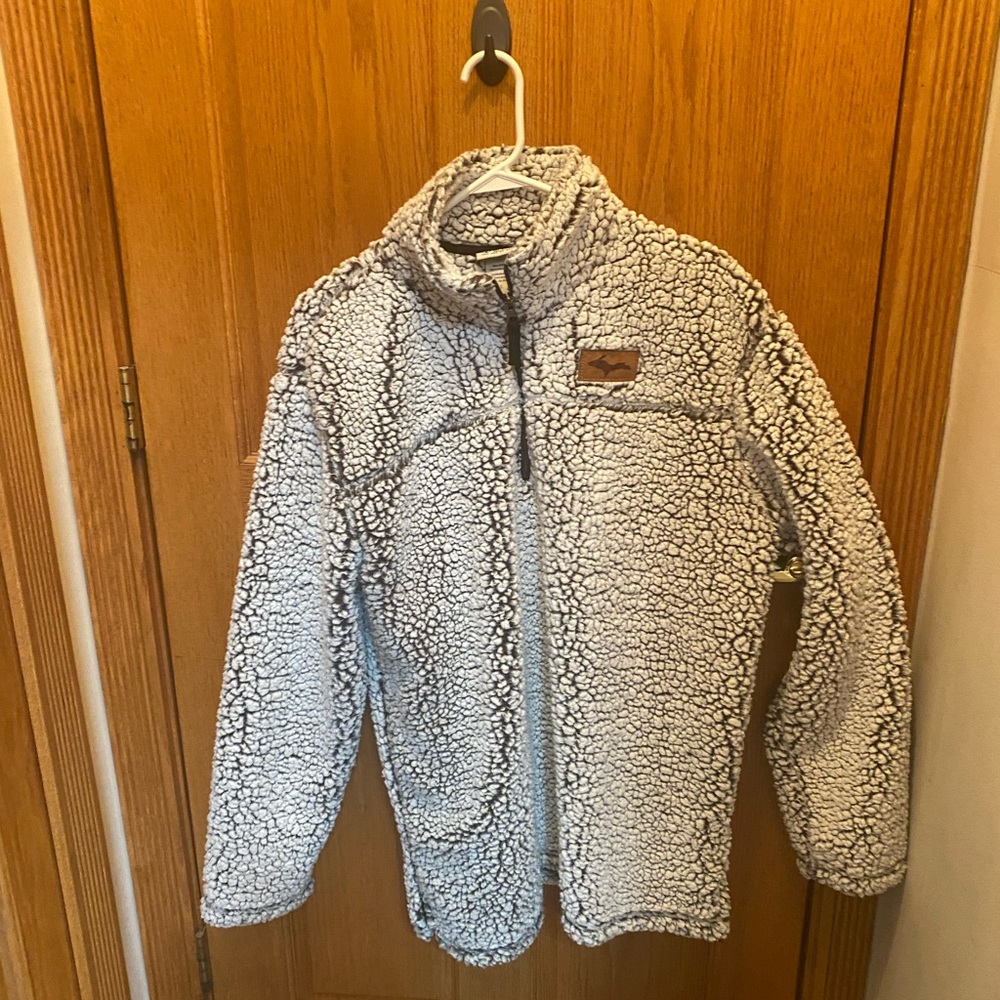 Artisans Art of Apparel 
MADE IN AMERICA
Fleece Pullover